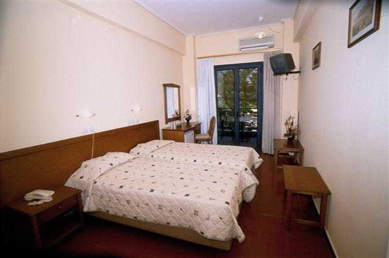 Hotel Bakos Loutráki Exterior foto